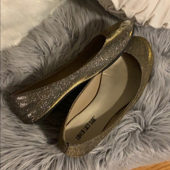 Lower East Side Metallic Gold & Silver Round Flats - Picture 3 of 6